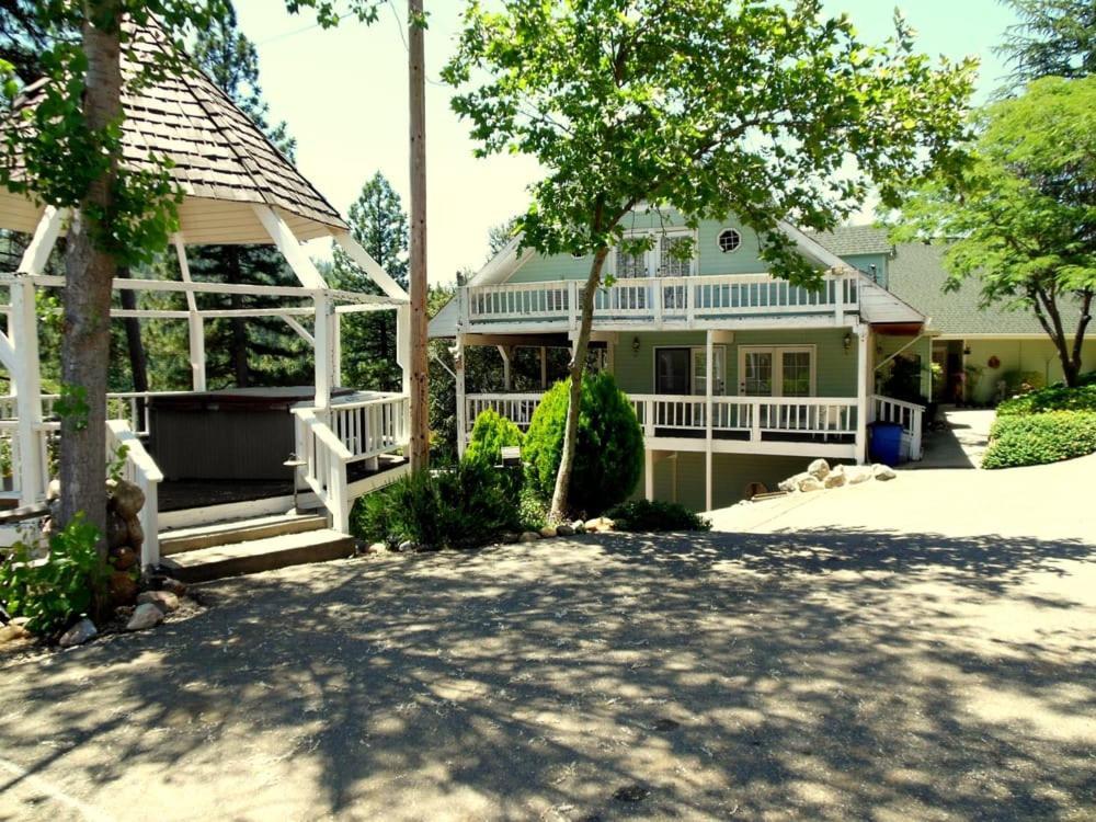 Berkshire Inn Гровленд Экстерьер фото