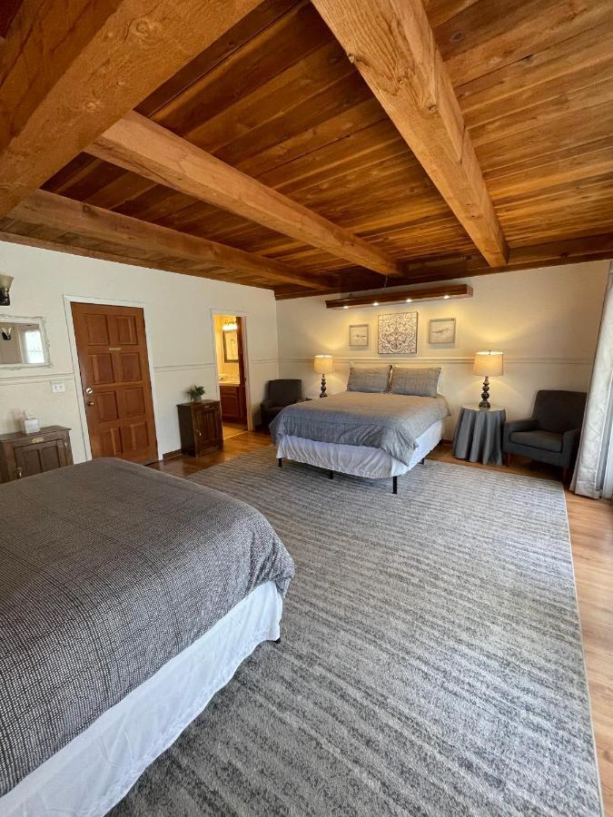 Berkshire Inn Гровленд Экстерьер фото