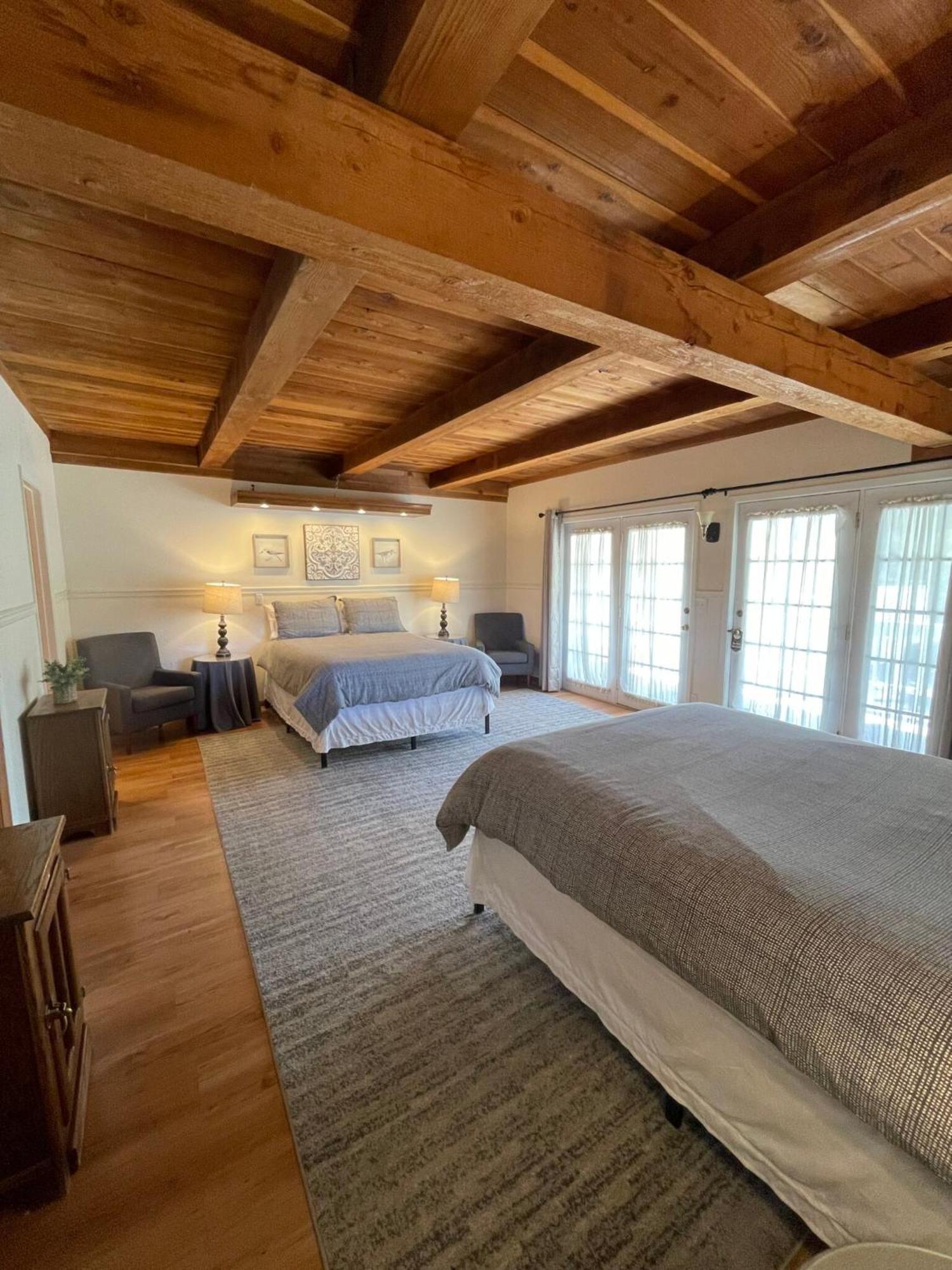 Berkshire Inn Гровленд Экстерьер фото